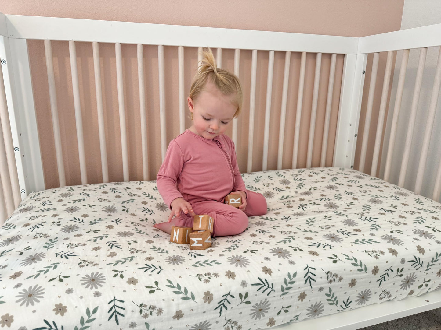 Standard Muslin Crib Sheet, 1-Pack, 100% Cotton for Unisex | Rainbow