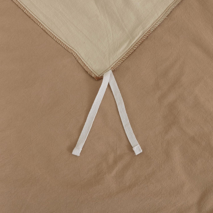 Corner tie inside a duvet cover